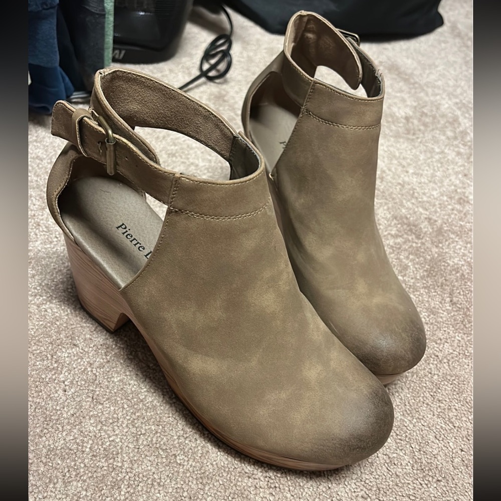 Pierre Dumas Booties. Excellent condition